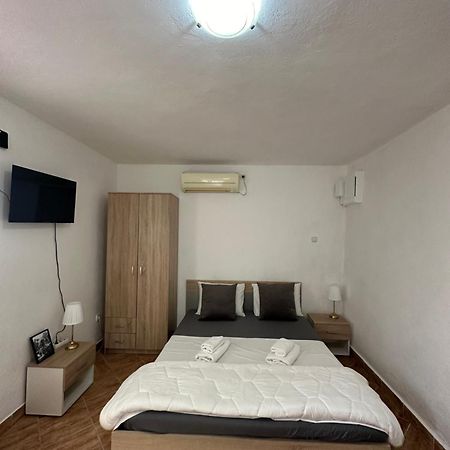 Apartman Nina Risan Eksteriør billede